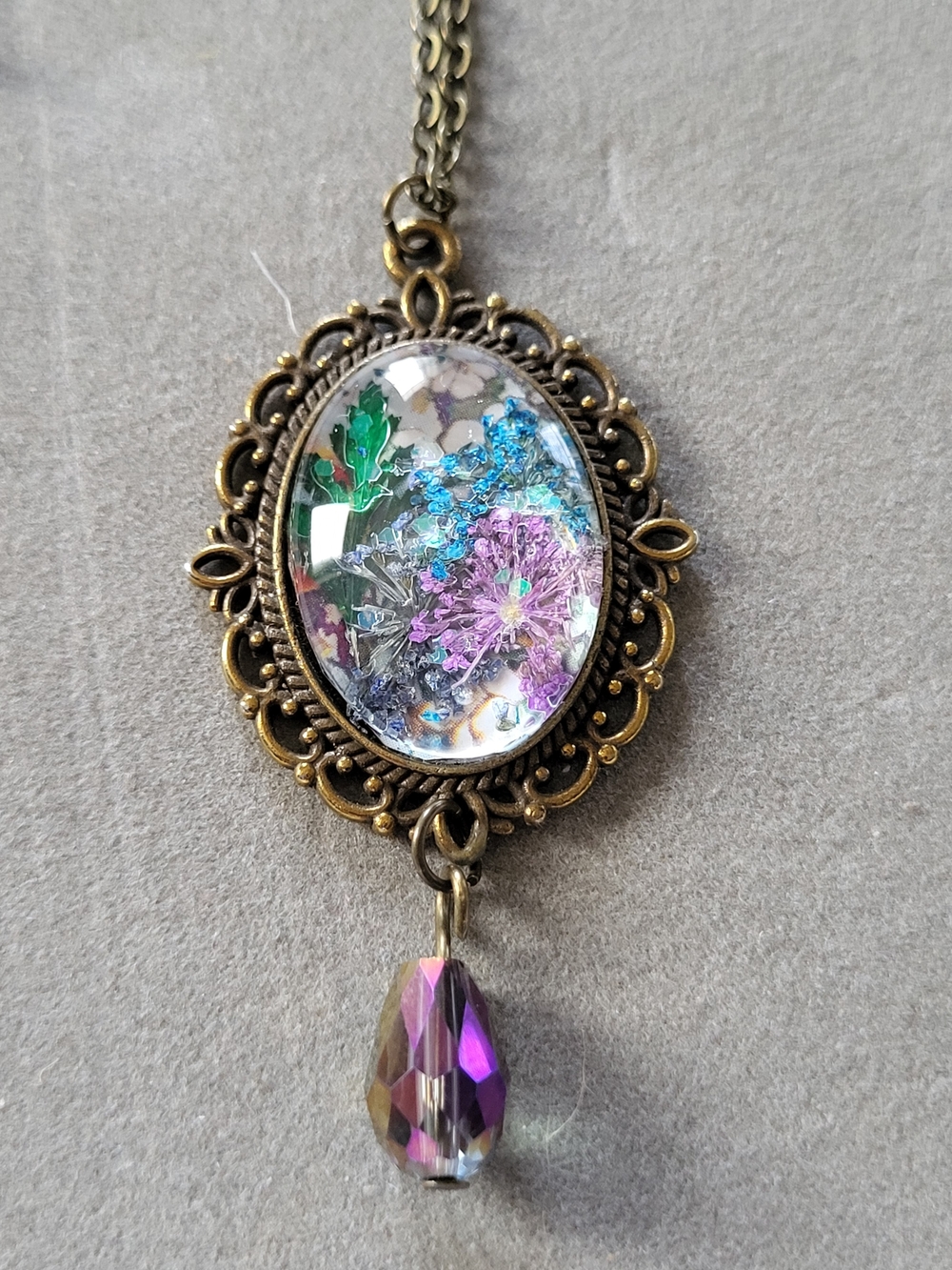Vintage-Style Floral Under Glass Necklace With Iridescent Bead Drop